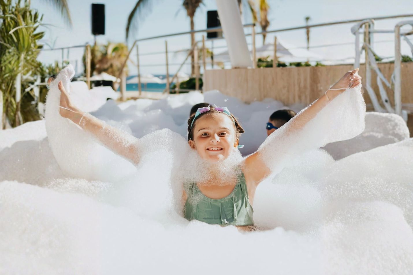 Festeja la temporada navideña en estos 7 hoteles en LATAM, image size:1430x954